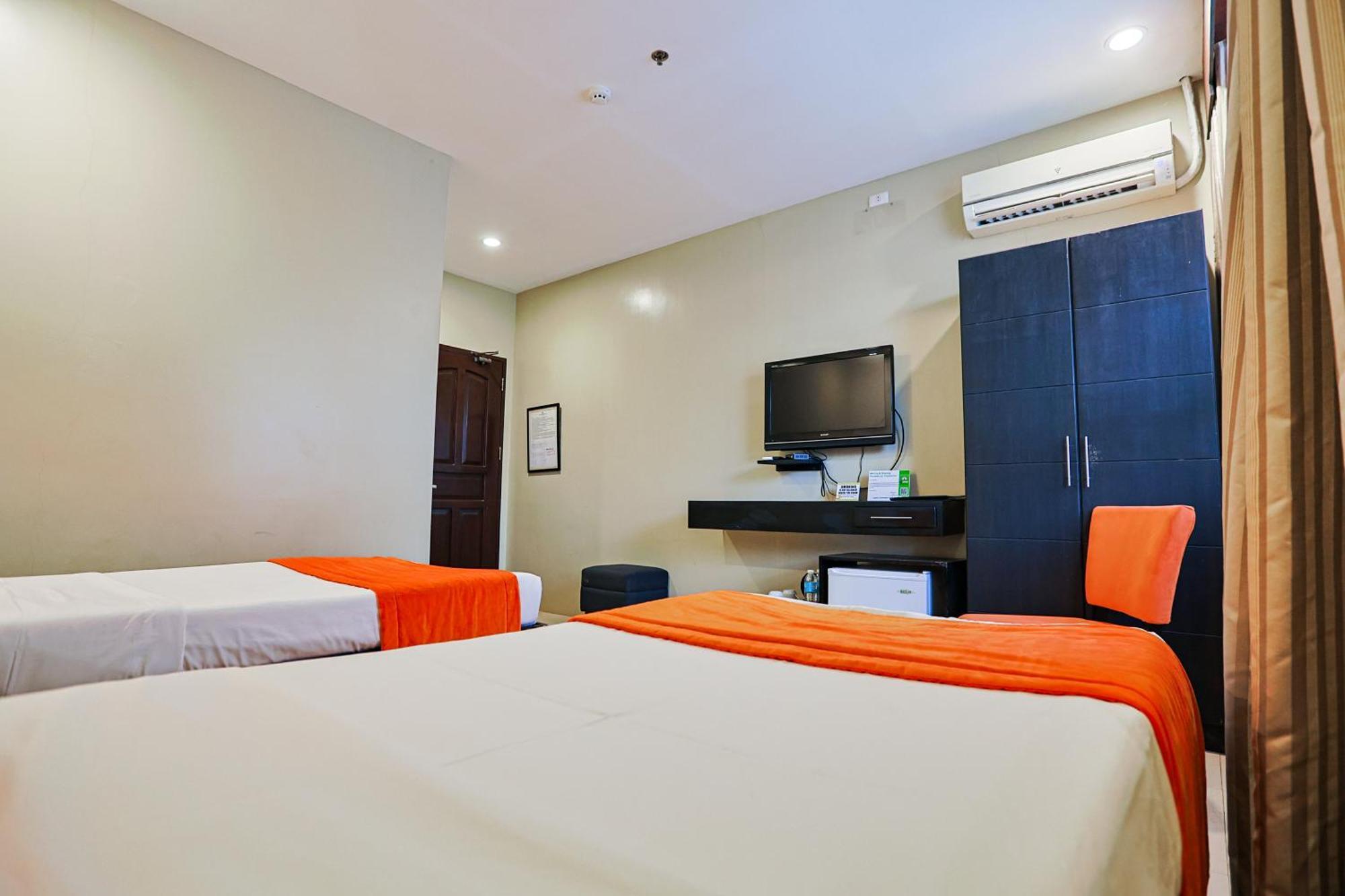 Holiday Suites Puerto Princesa Kültér fotó