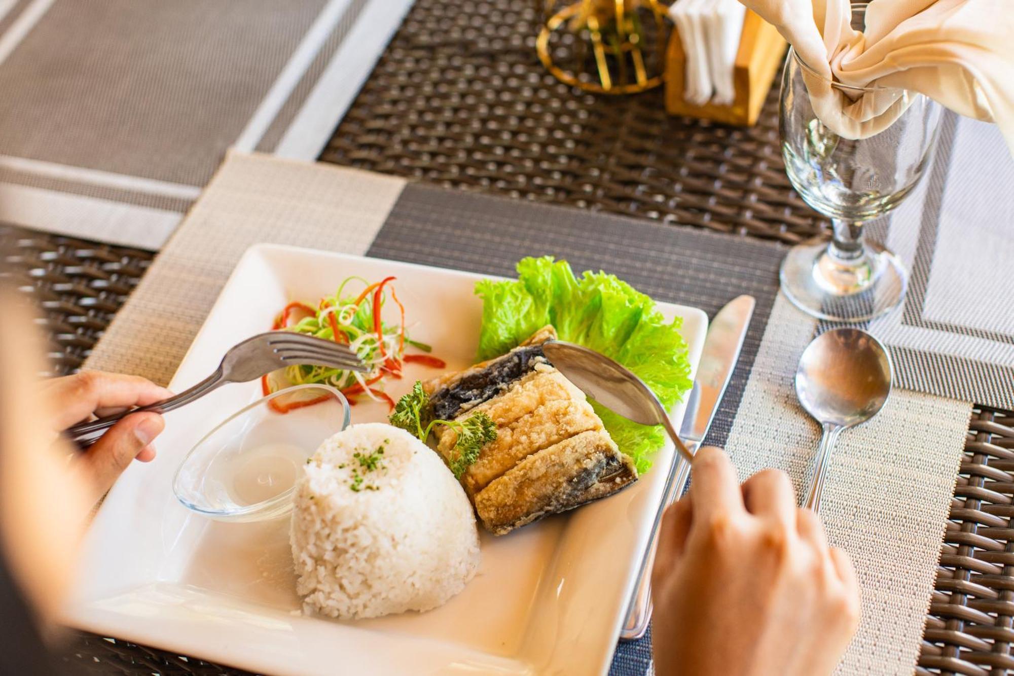 Holiday Suites Puerto Princesa Kültér fotó