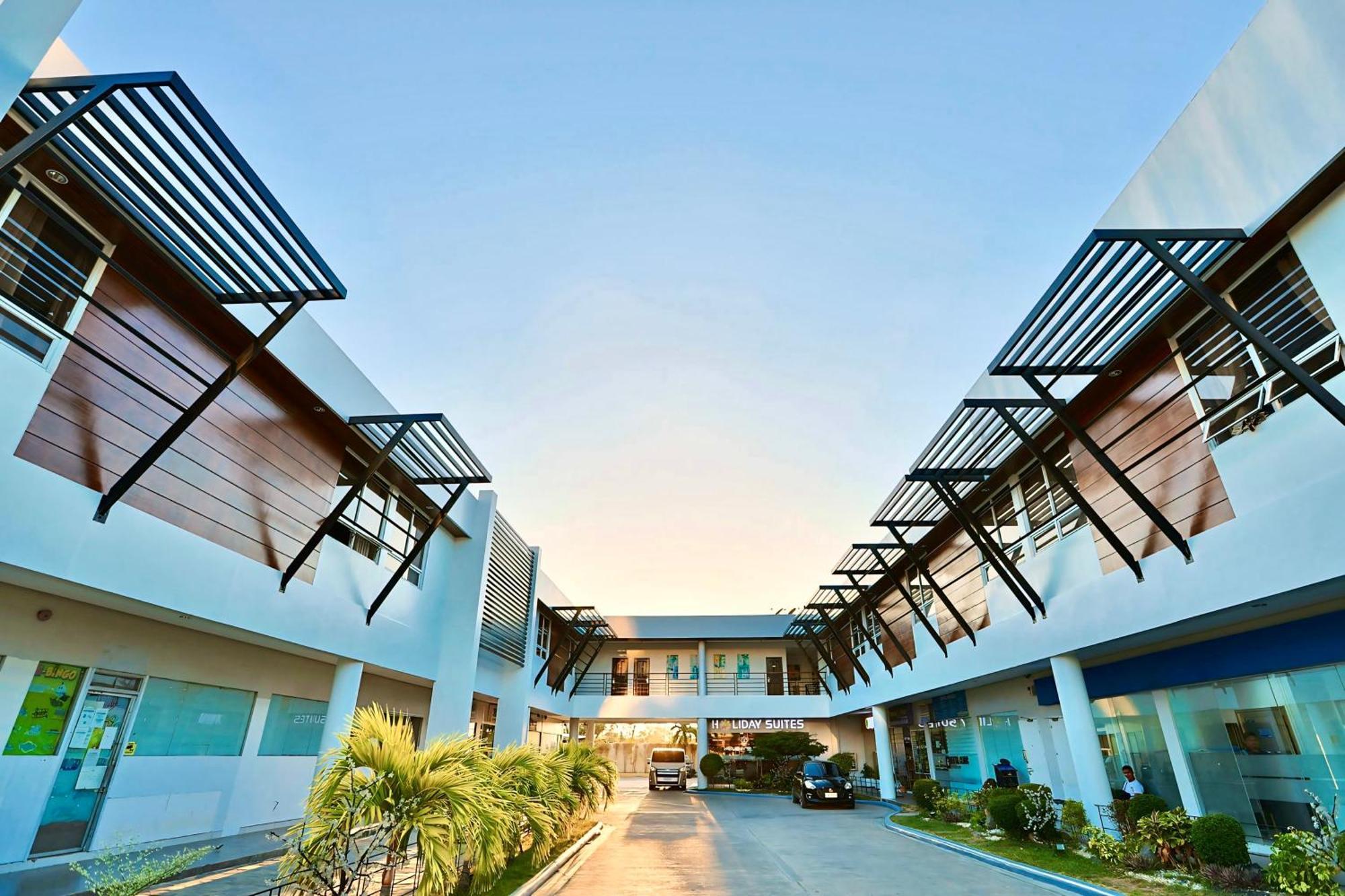 Holiday Suites Puerto Princesa Kültér fotó