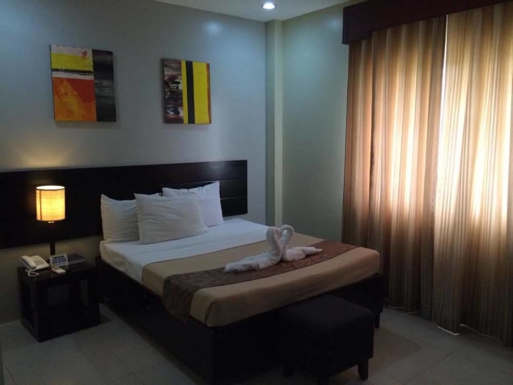 Holiday Suites Puerto Princesa Kültér fotó