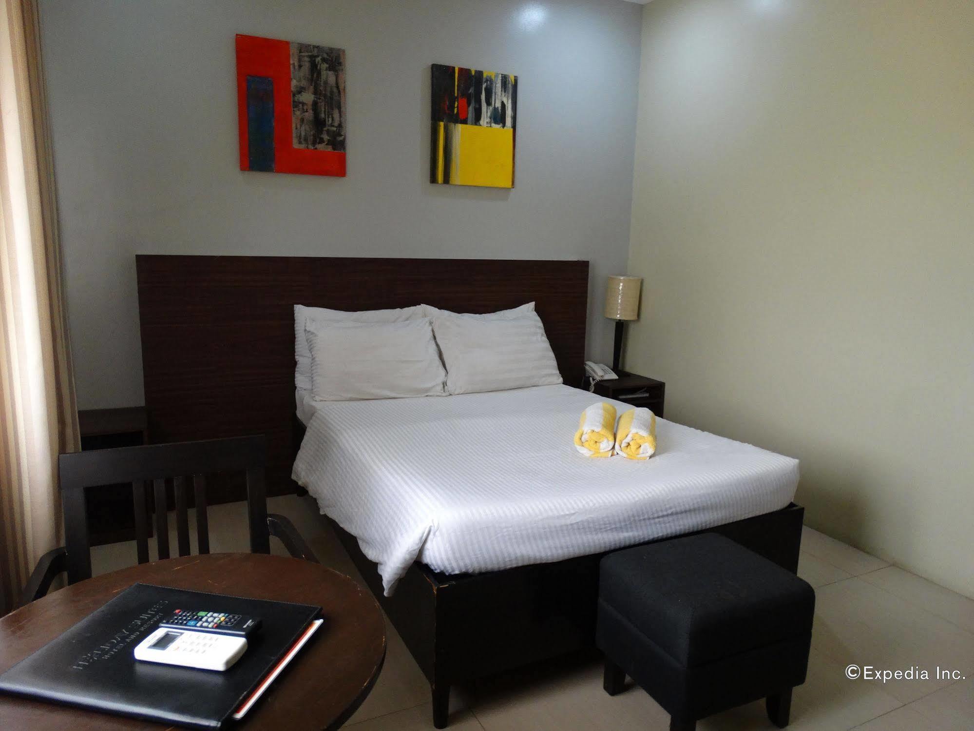 Holiday Suites Puerto Princesa Kültér fotó