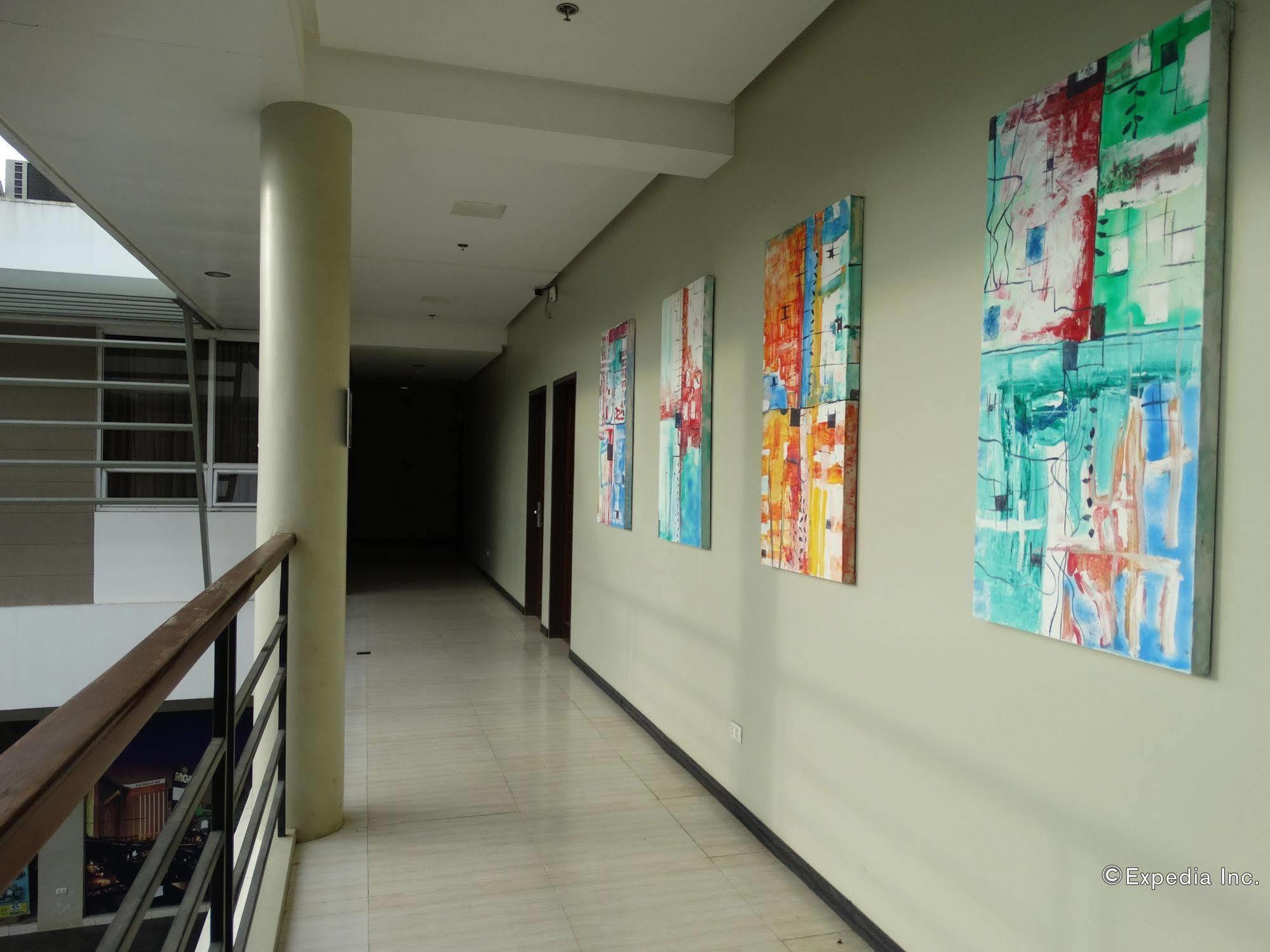 Holiday Suites Puerto Princesa Kültér fotó