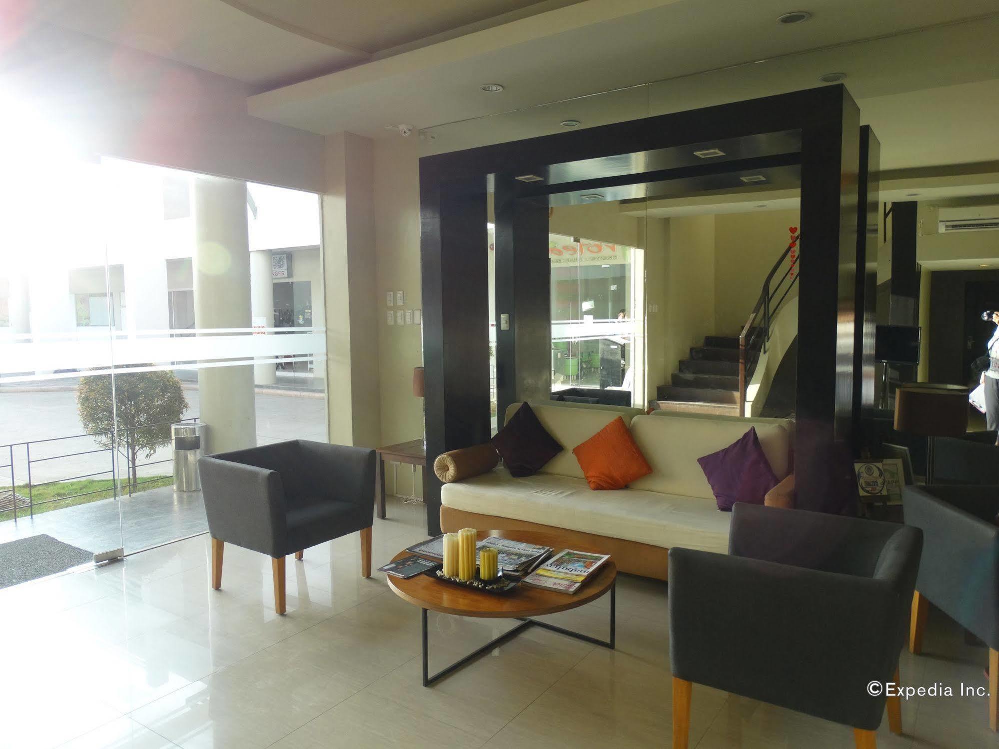 Holiday Suites Puerto Princesa Kültér fotó